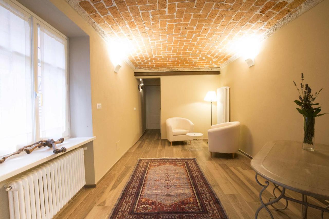 Dimora Della Rocca Bed & Breakfast Costigliole d'Asti Bagian luar foto